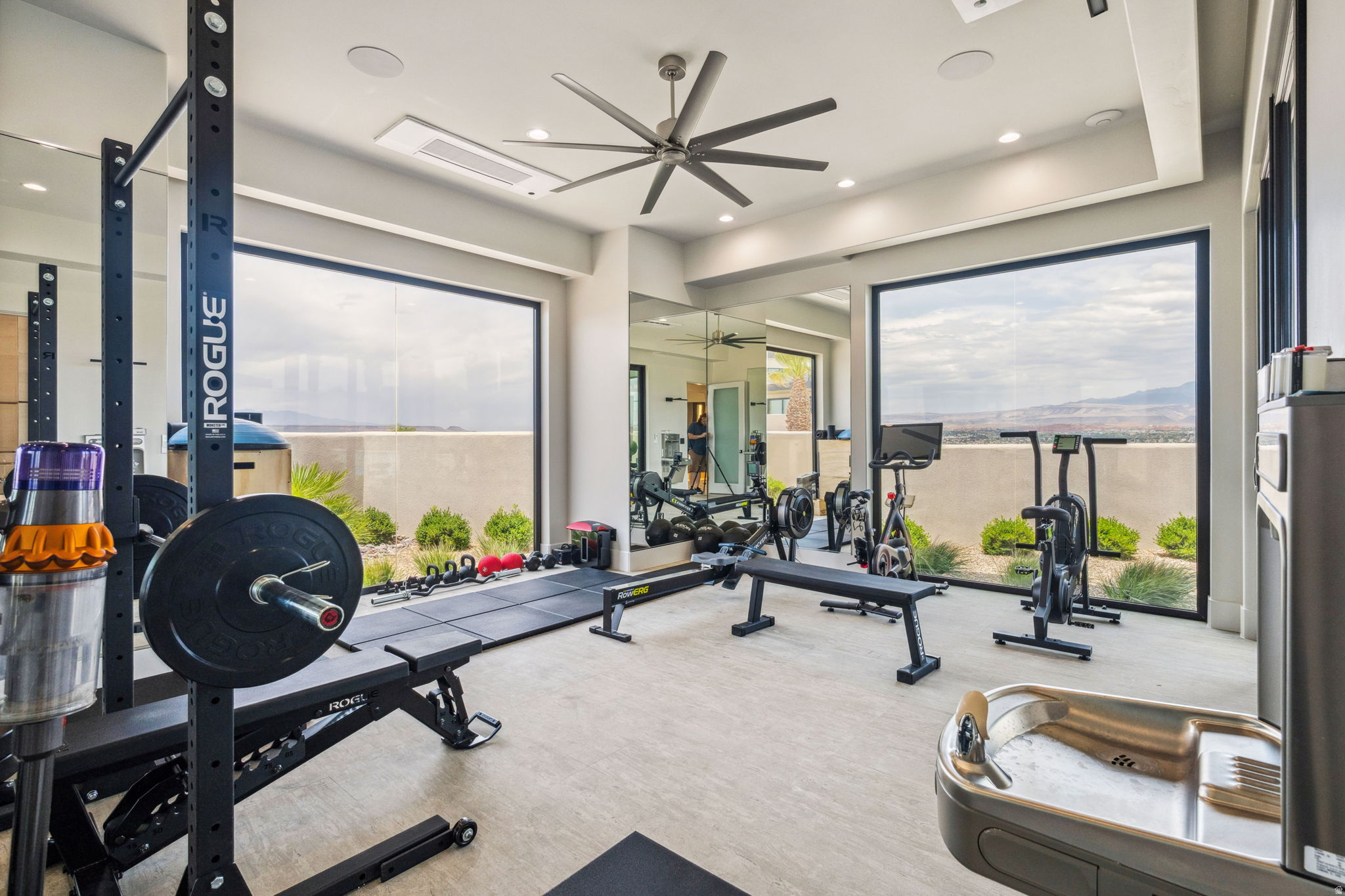 STONE CLIFF PH 17 - Residential