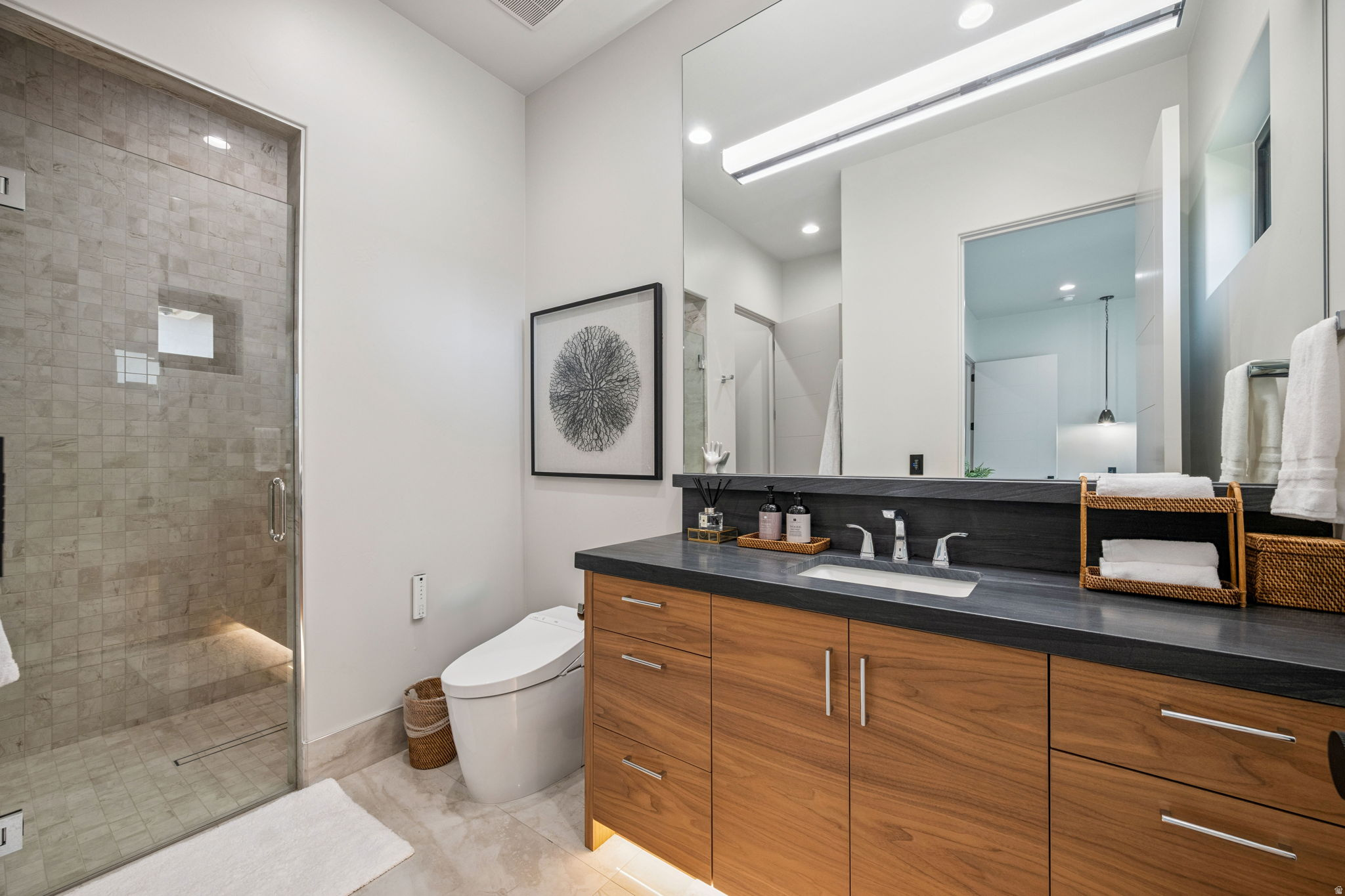 STONE CLIFF PH 17 - Residential