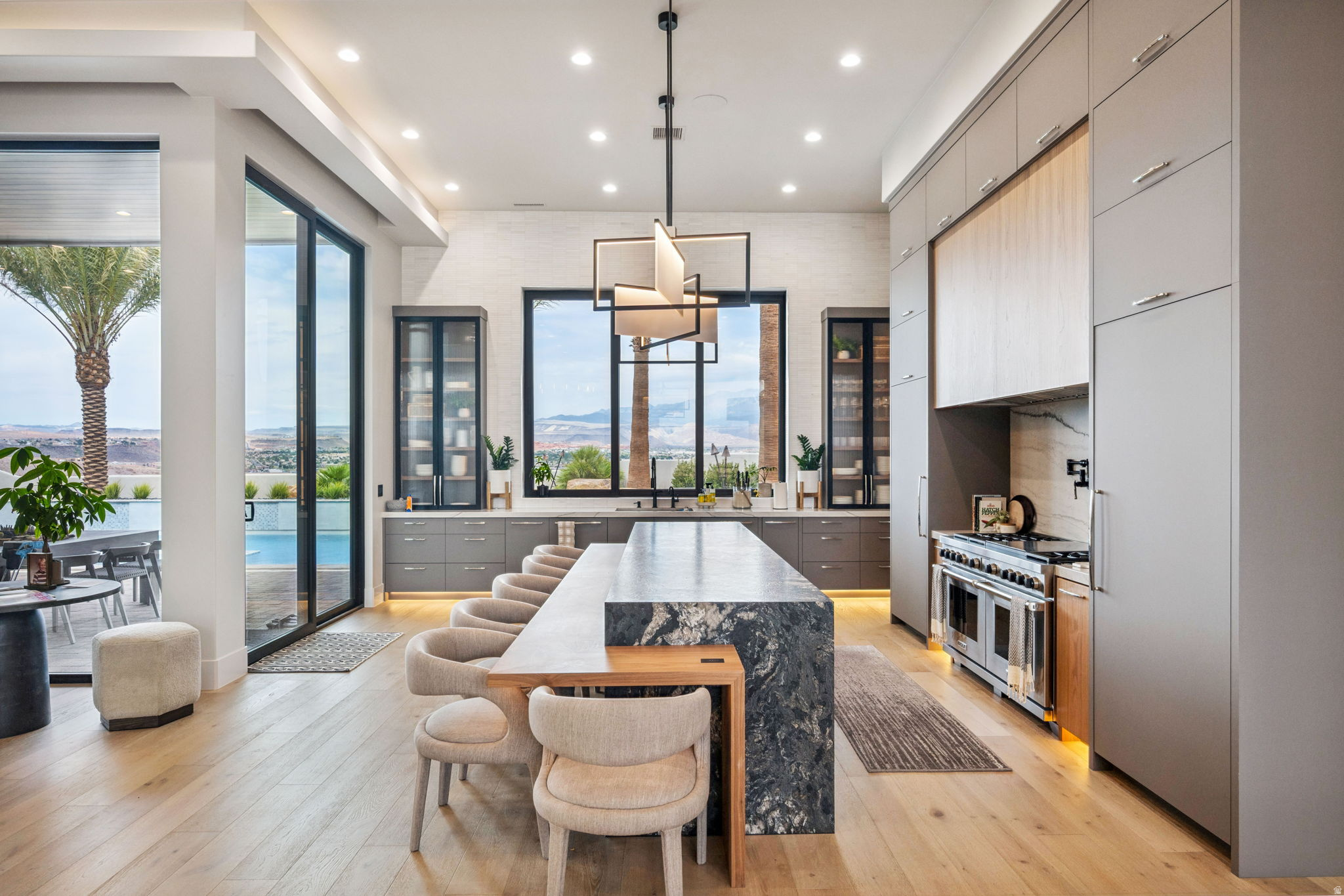 STONE CLIFF PH 17 - Residential