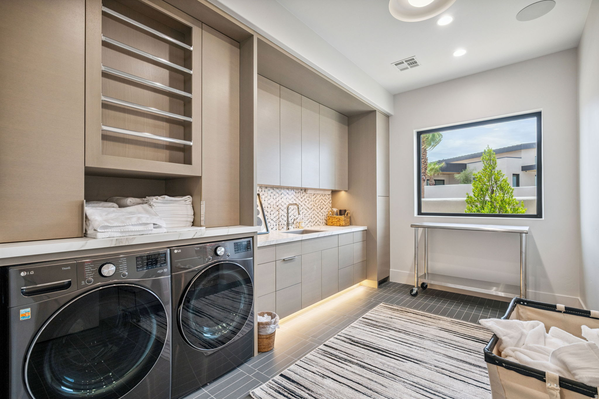 STONE CLIFF PH 17 - Residential