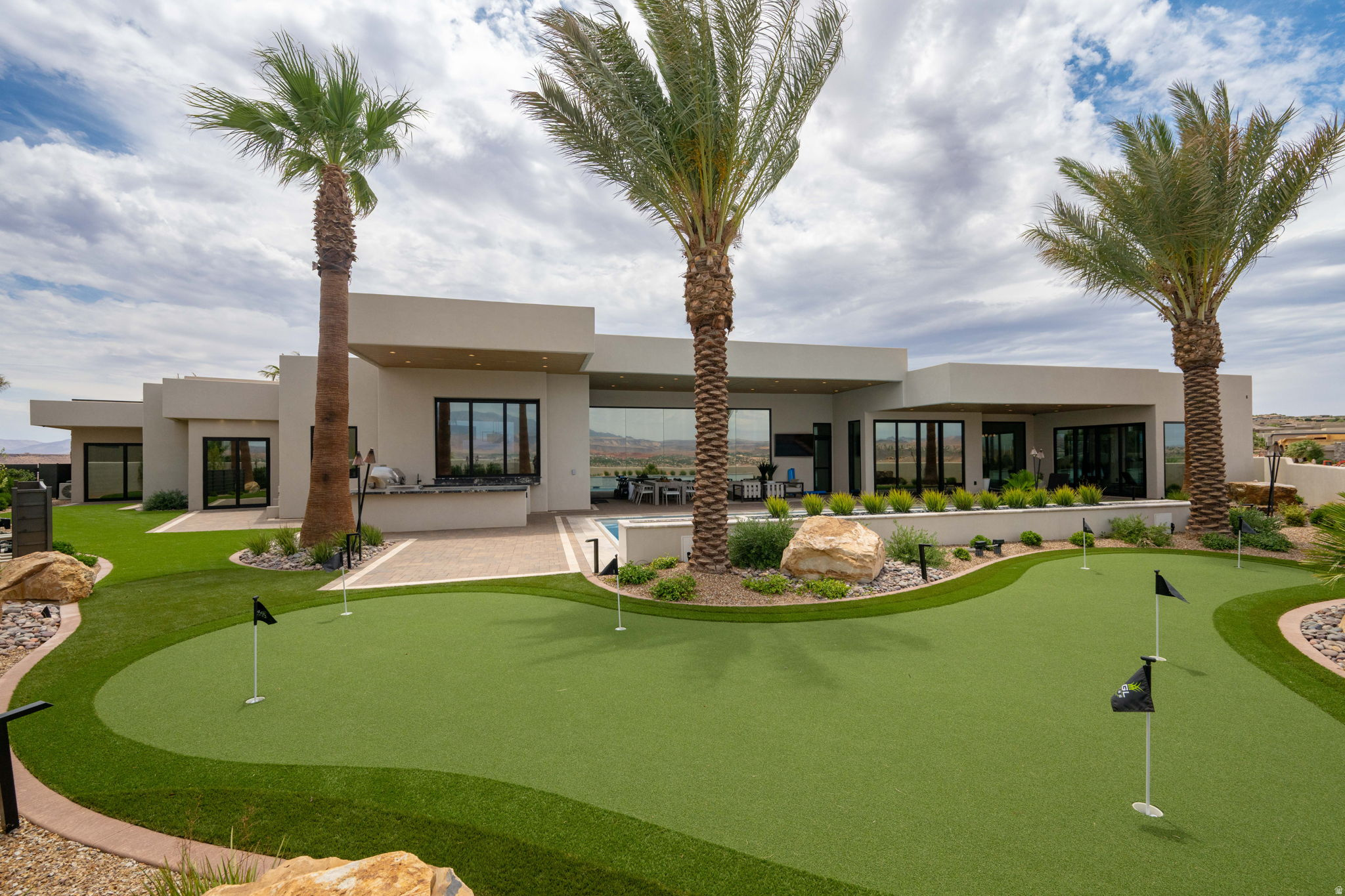 STONE CLIFF PH 17 - Residential