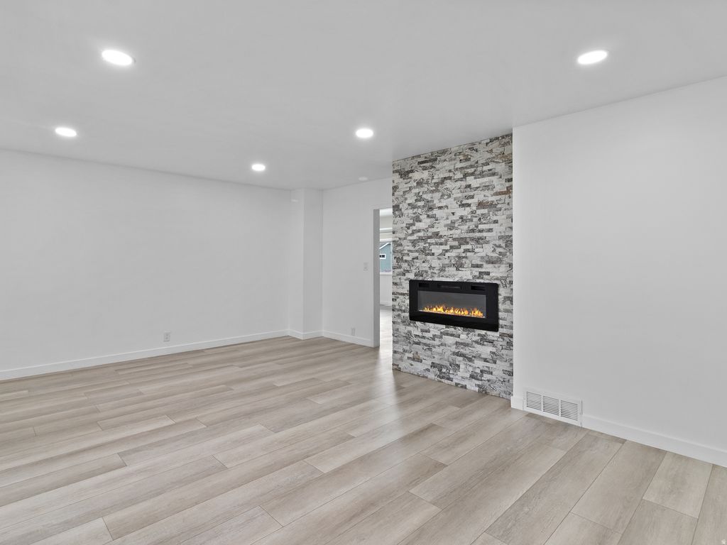 Photo of 3135 S GREEN ST E, South Salt Lake, UT 84106 (MLS # 2156423)