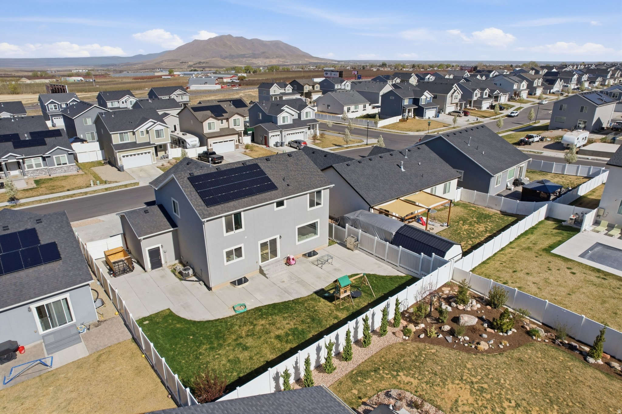 FOOTHILL VILLAGE - Residential