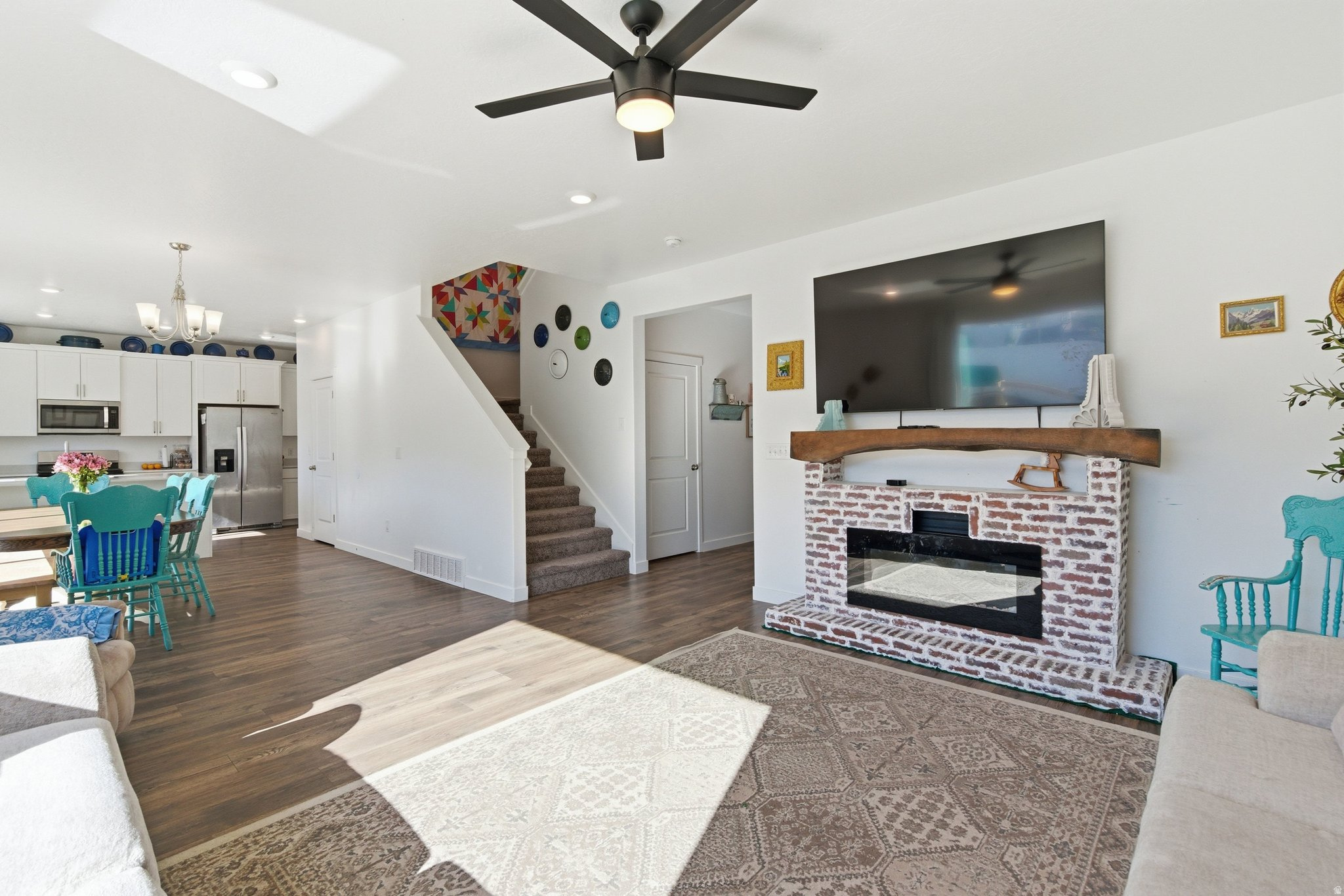 FOOTHILL VILLAGE - Residential