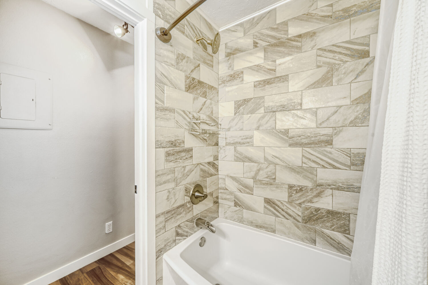 PARK - Residential Income