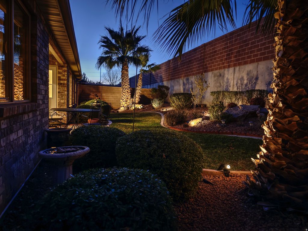 Photo of 1730 W STONEBRIDGE DR #17, Saint George, UT 84770 (MLS # 2140126)