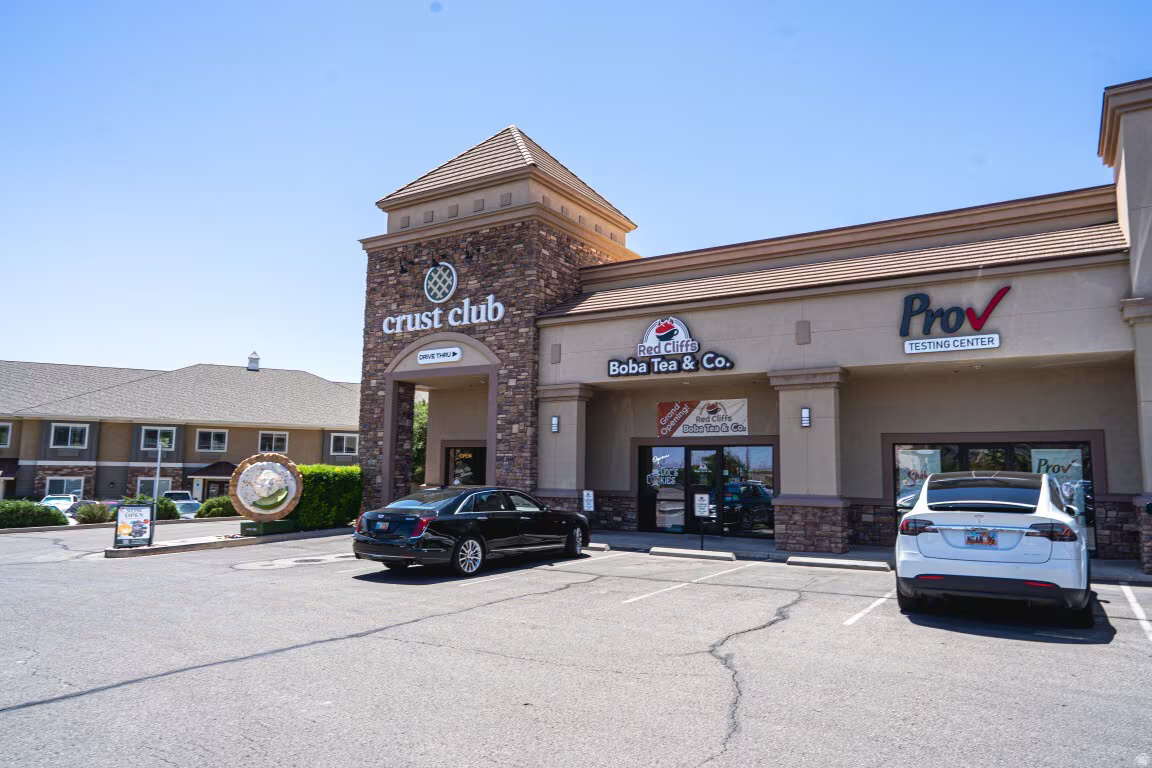 RED CLIFFS SQUARE - Commercial Lease