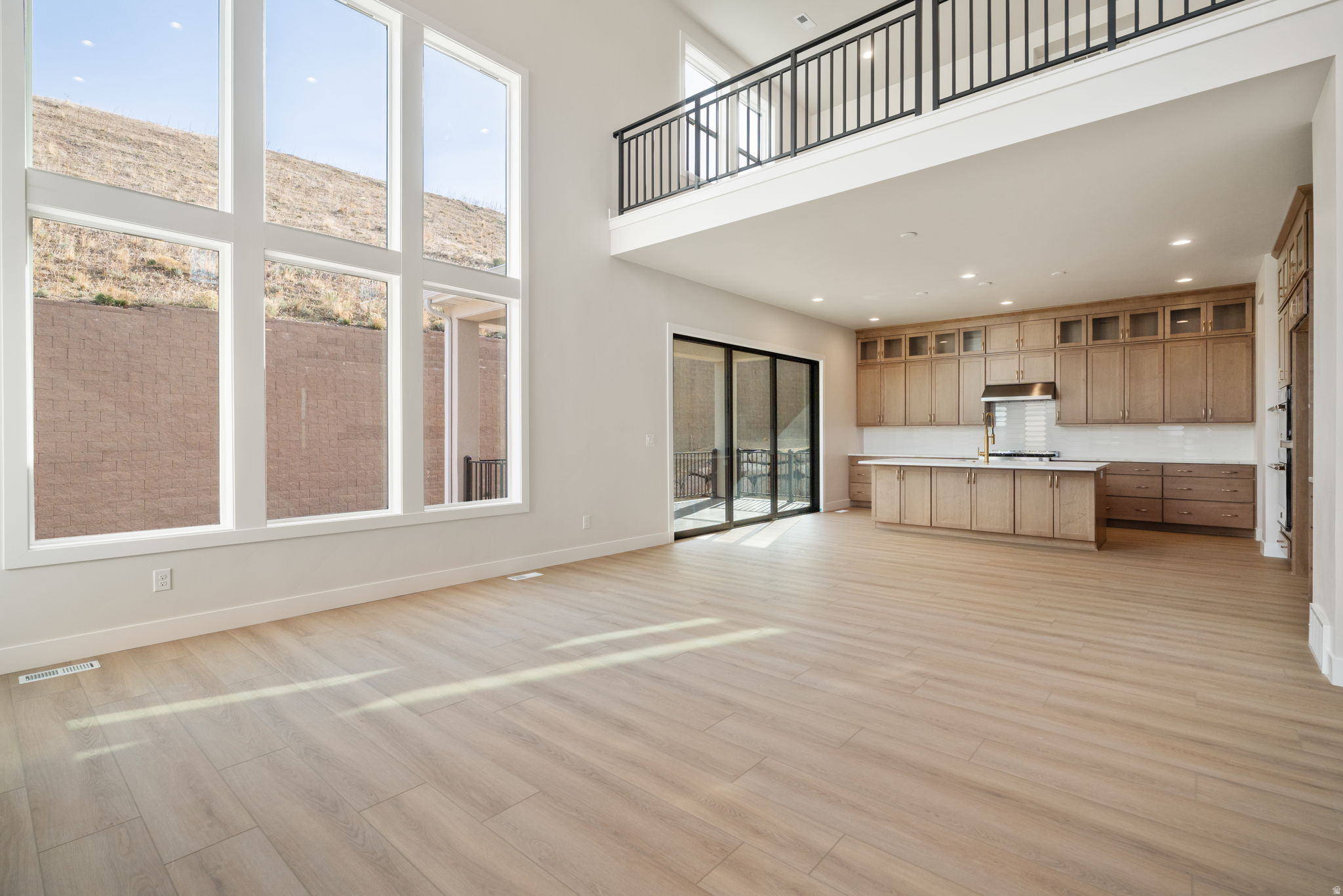 LAKEVIEW ESTATES - Residential