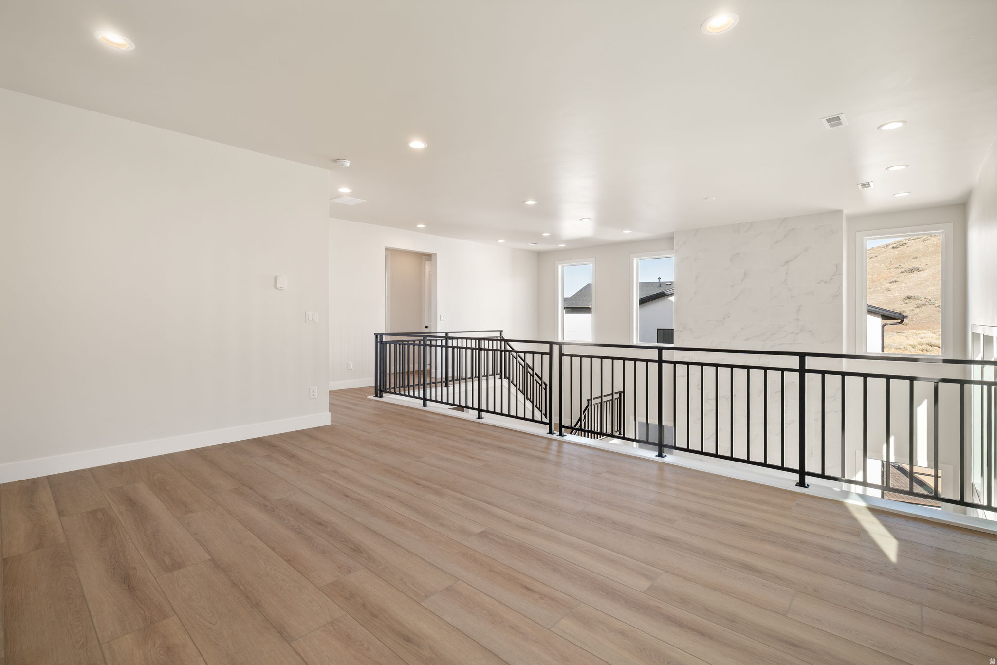 LAKEVIEW ESTATES - Residential