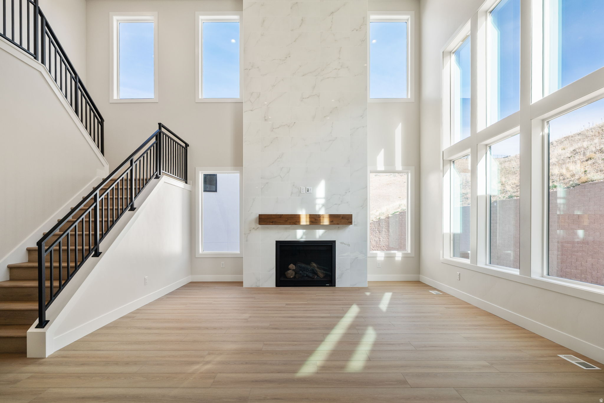 LAKEVIEW ESTATES - Residential