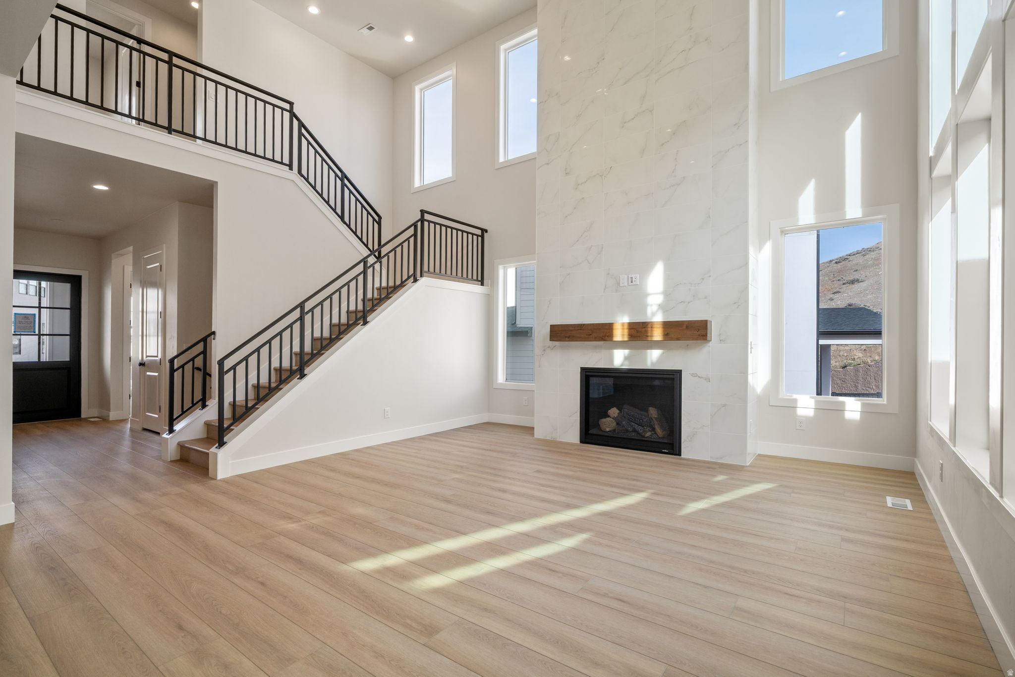 LAKEVIEW ESTATES - Residential