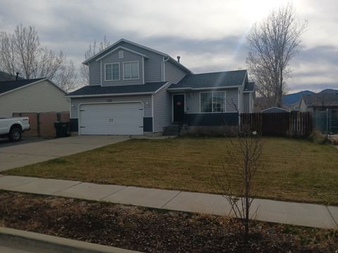 Photo of 332 E 880 N, Tooele, UT 84074 (MLS # 2128936)
