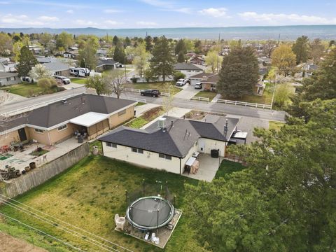 Tiny photo for 8523 S 1430 E, Sandy, UT 84093 (MLS # 2147644)