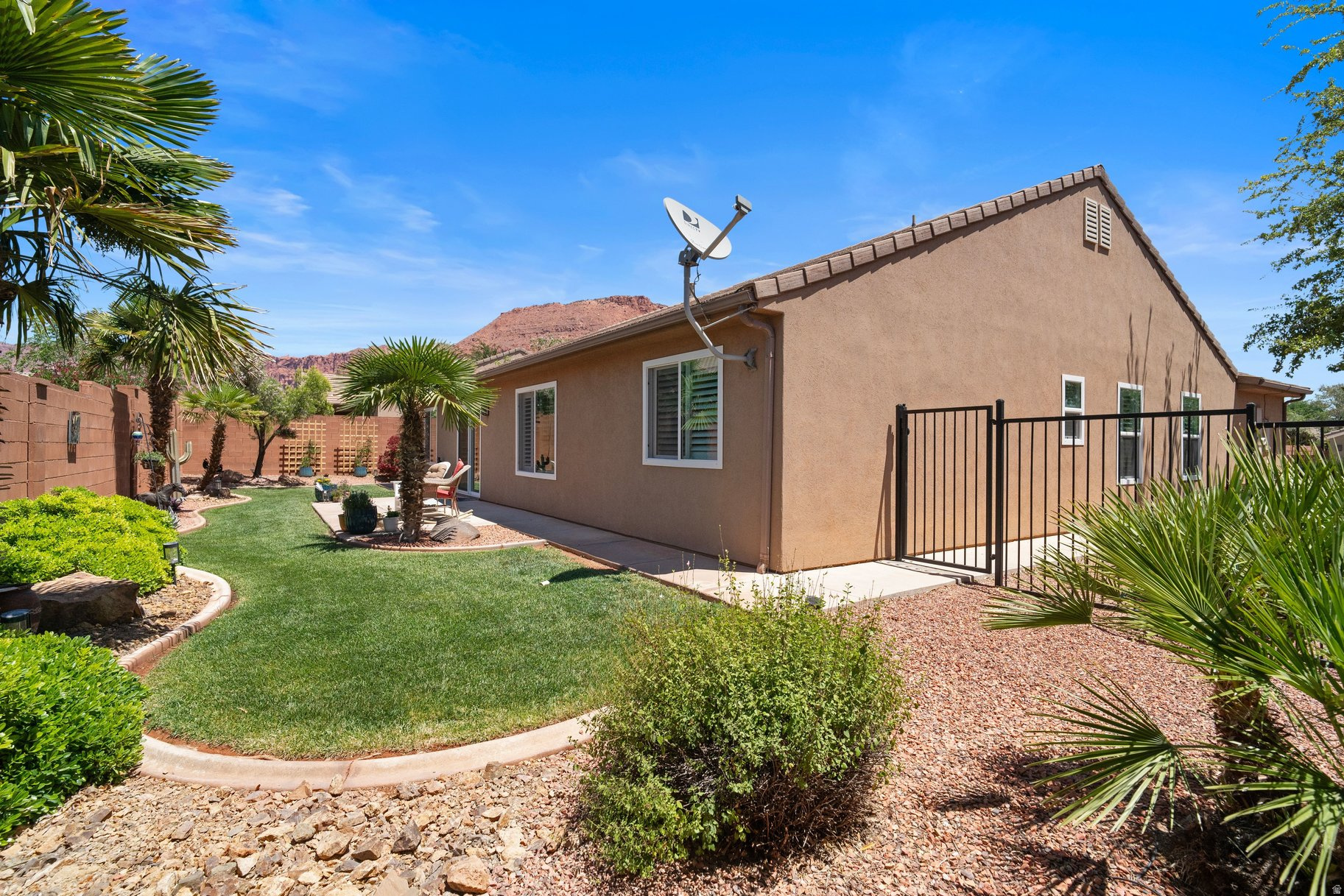 SUN CREST WEST SUB PH 1 - Residential