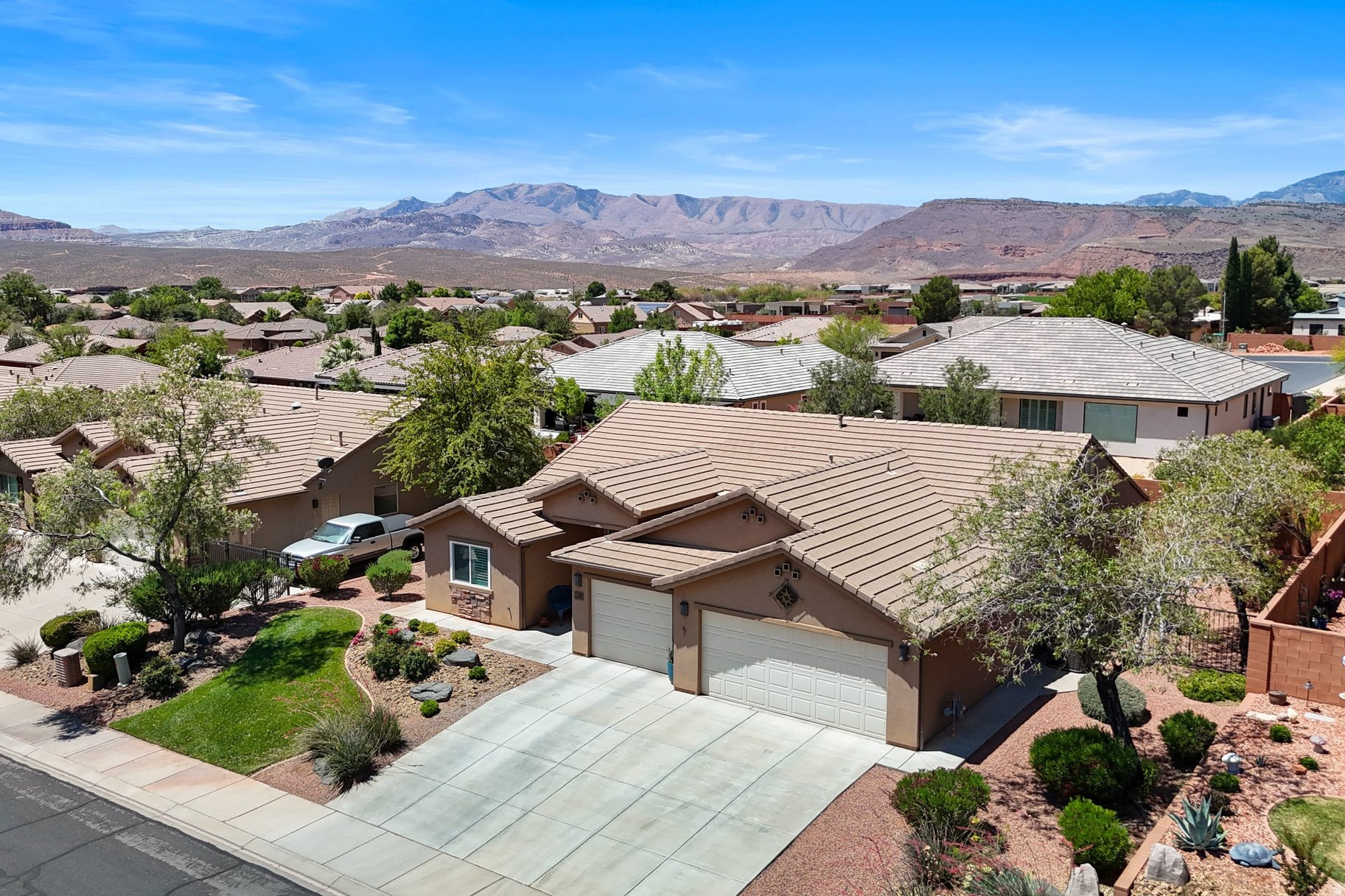 SUN CREST WEST SUB PH 1 - Residential