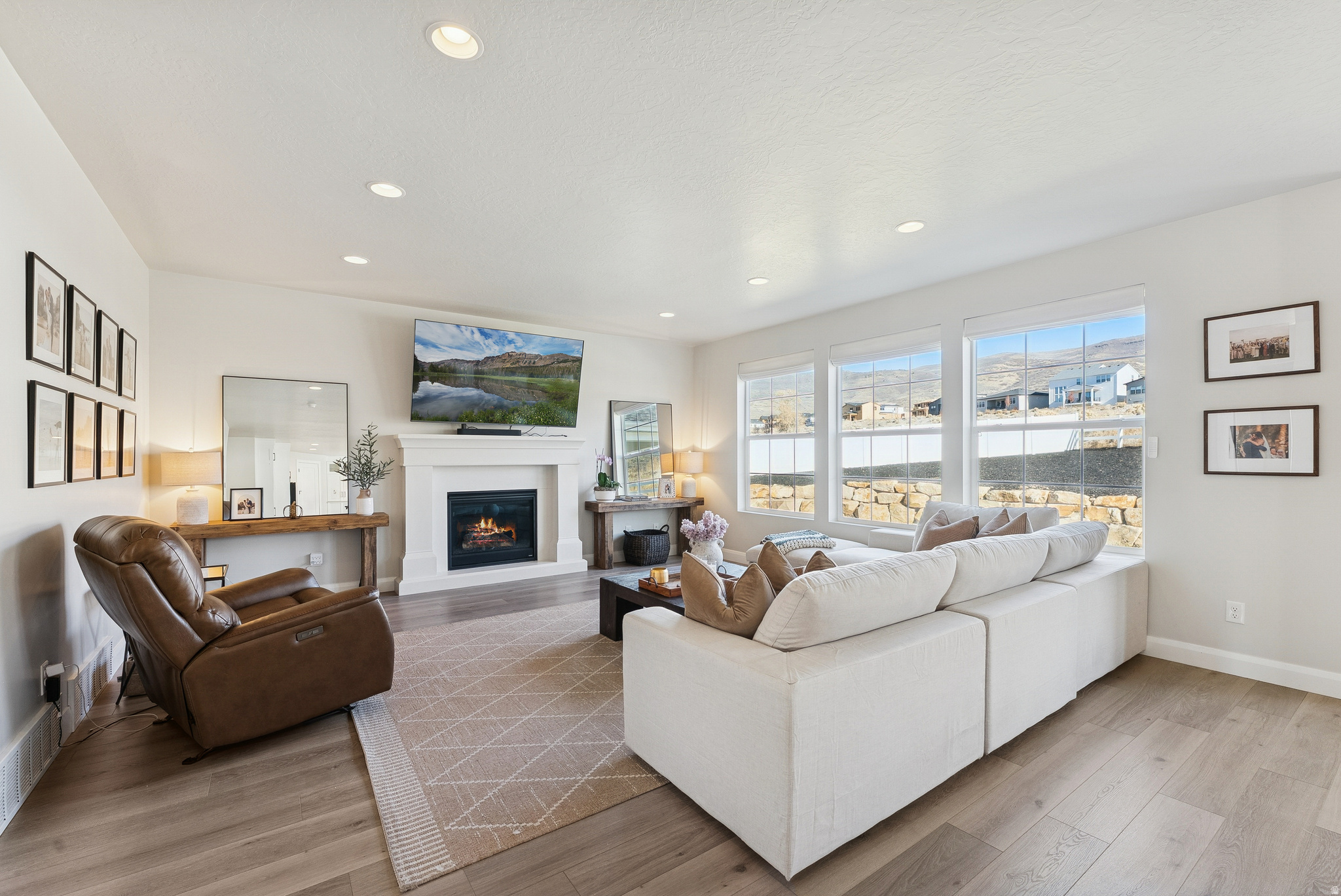 COYOTE RIDGE - Residential