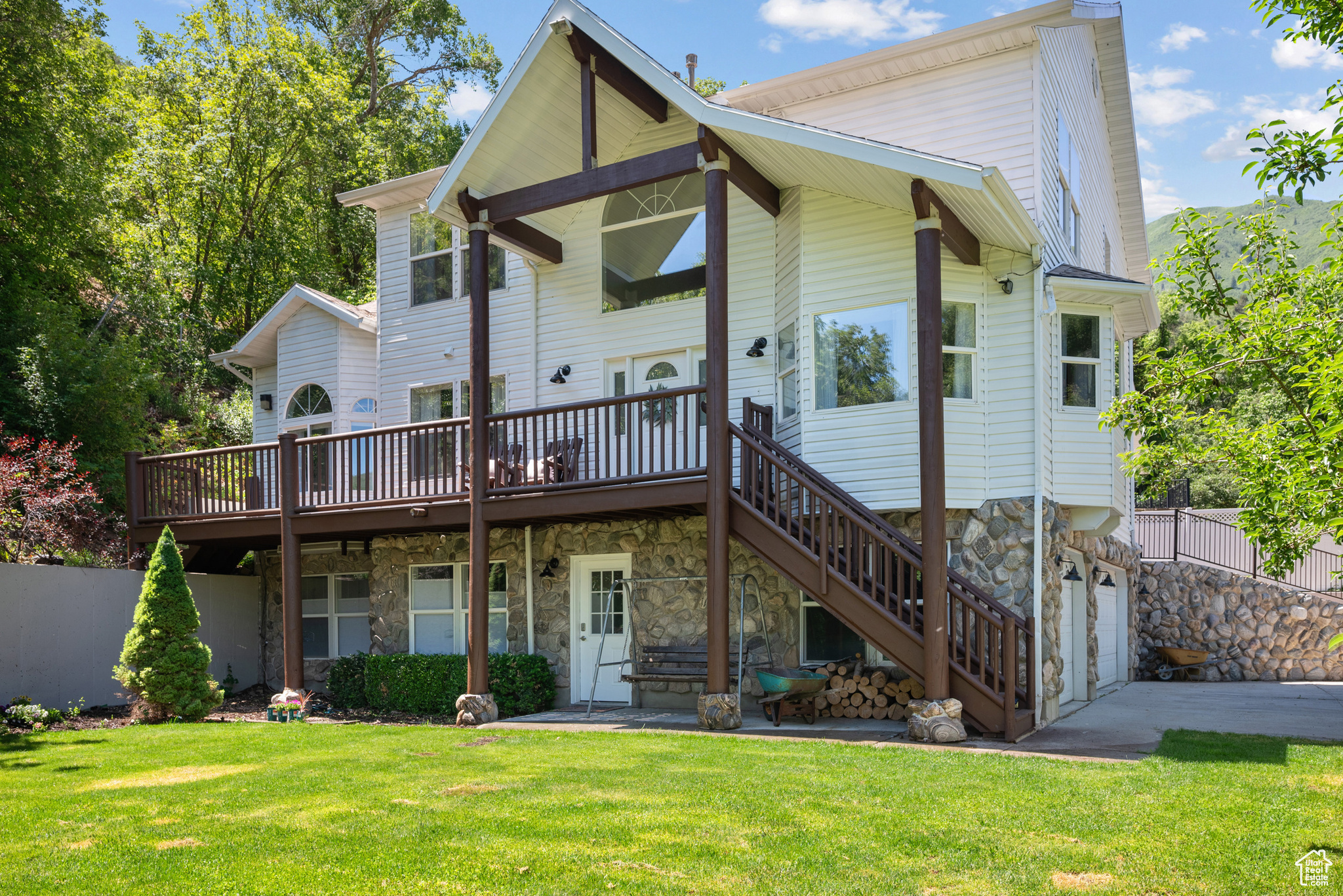 KELLY'S GROVE - Residential