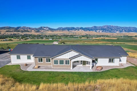 Homes For Sale - 8561 S Horizon Dr<br/> Cache County, Paradise, UT 84328