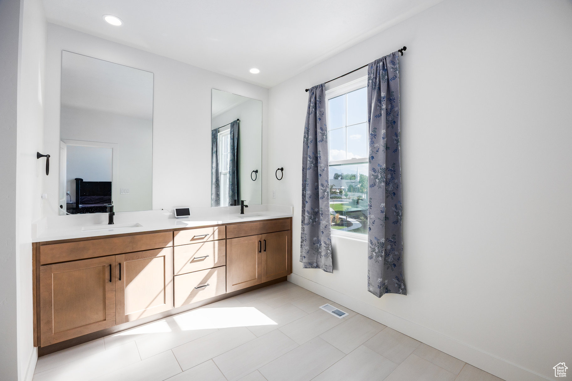 SONGBIRD COVE - Residential