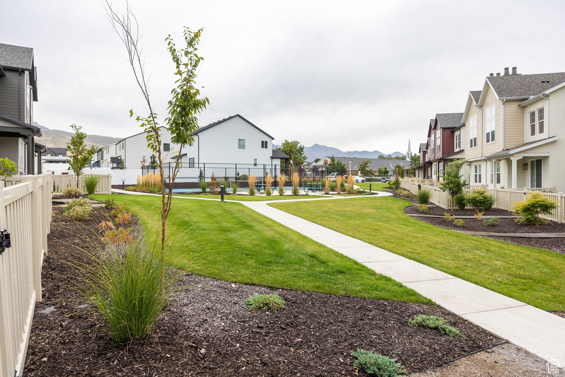 SONGBIRD COVE - Residential