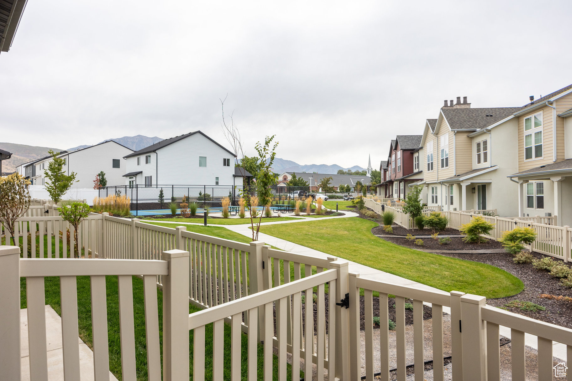 SONGBIRD COVE - Residential