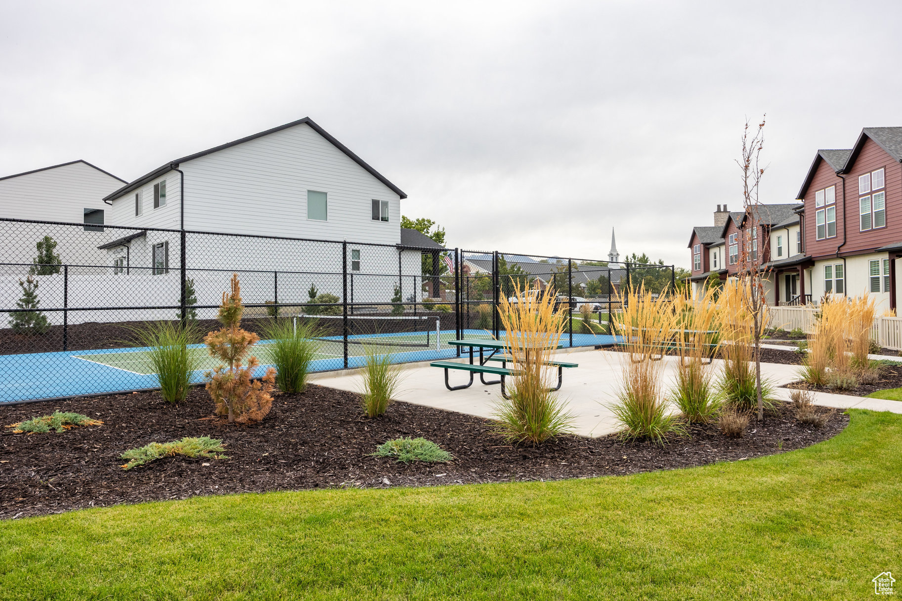 SONGBIRD COVE - Residential