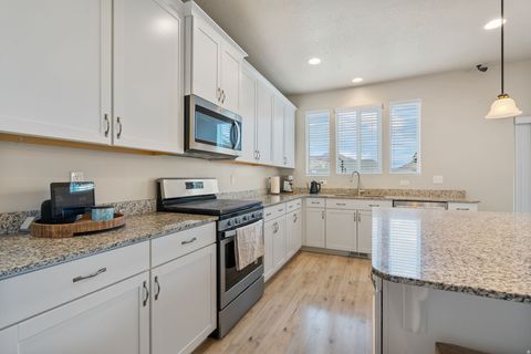 Tiny photo for 1154 N GOLDEN SPOKE DR, Spanish Fork, UT 84660 (MLS # 2123402)