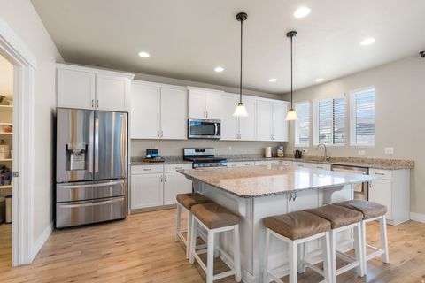 Tiny photo for 1154 N GOLDEN SPOKE DR, Spanish Fork, UT 84660 (MLS # 2123402)