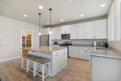 Tiny photo for 1154 N GOLDEN SPOKE DR, Spanish Fork, UT 84660 (MLS # 2123402)