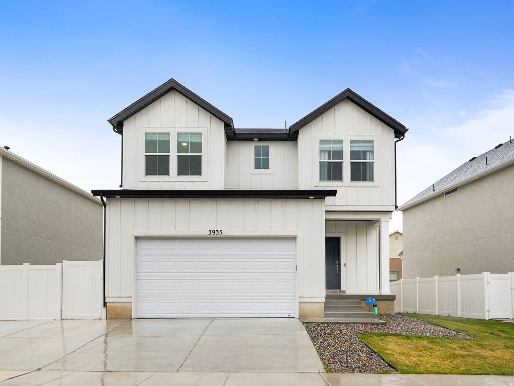 Photo of 3935 W ROCK ISLAND AVE, Lehi, UT 84043 (MLS # 2154297)