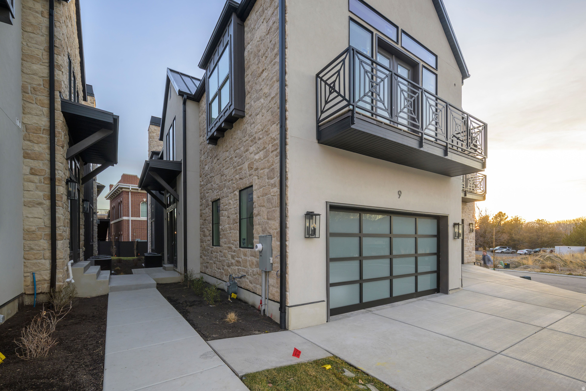 MONTDELLA - Residential Income