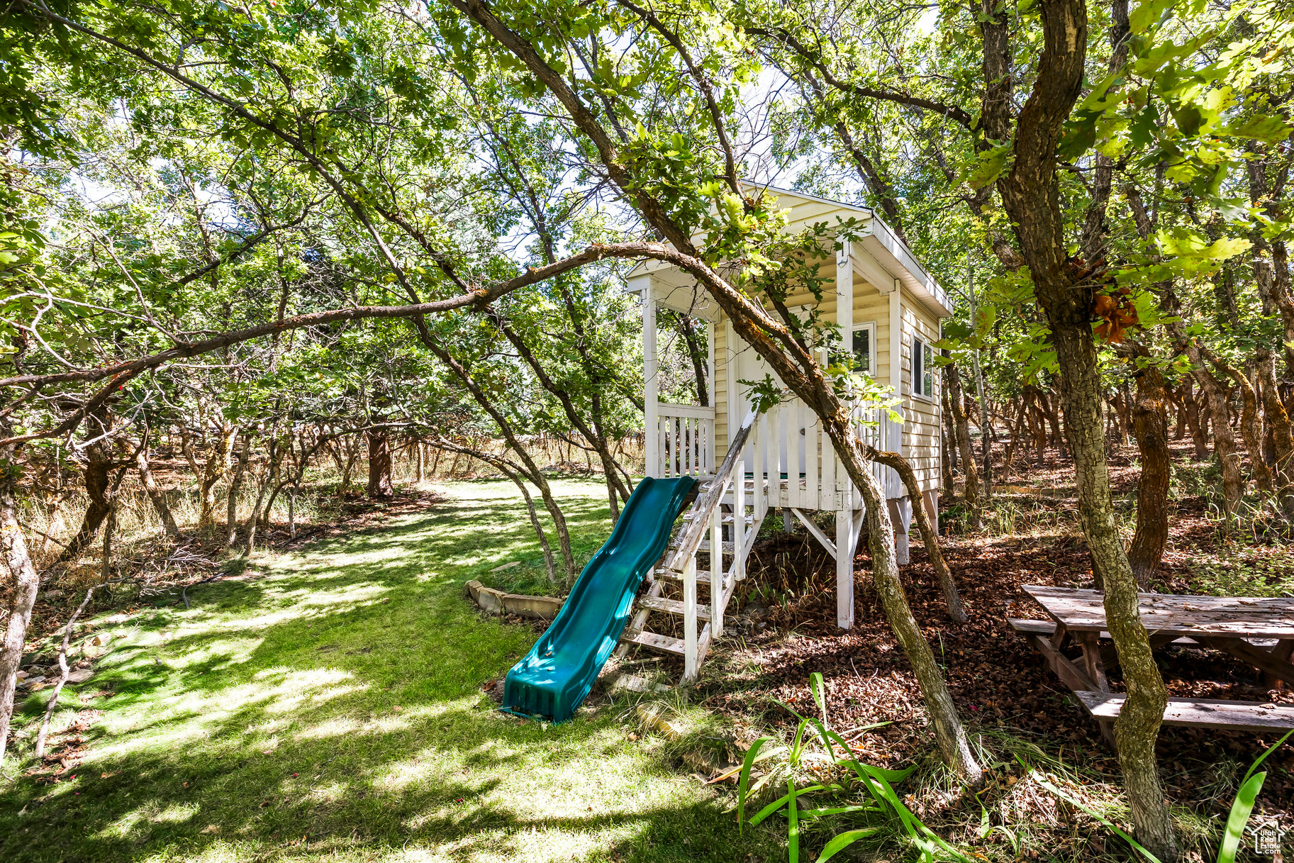 DEER HOLLOW - Residential
