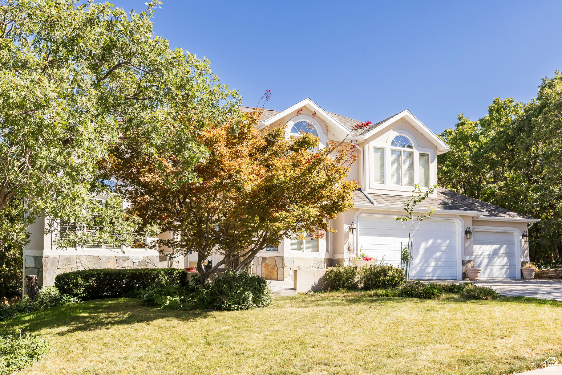 DEER HOLLOW - Residential