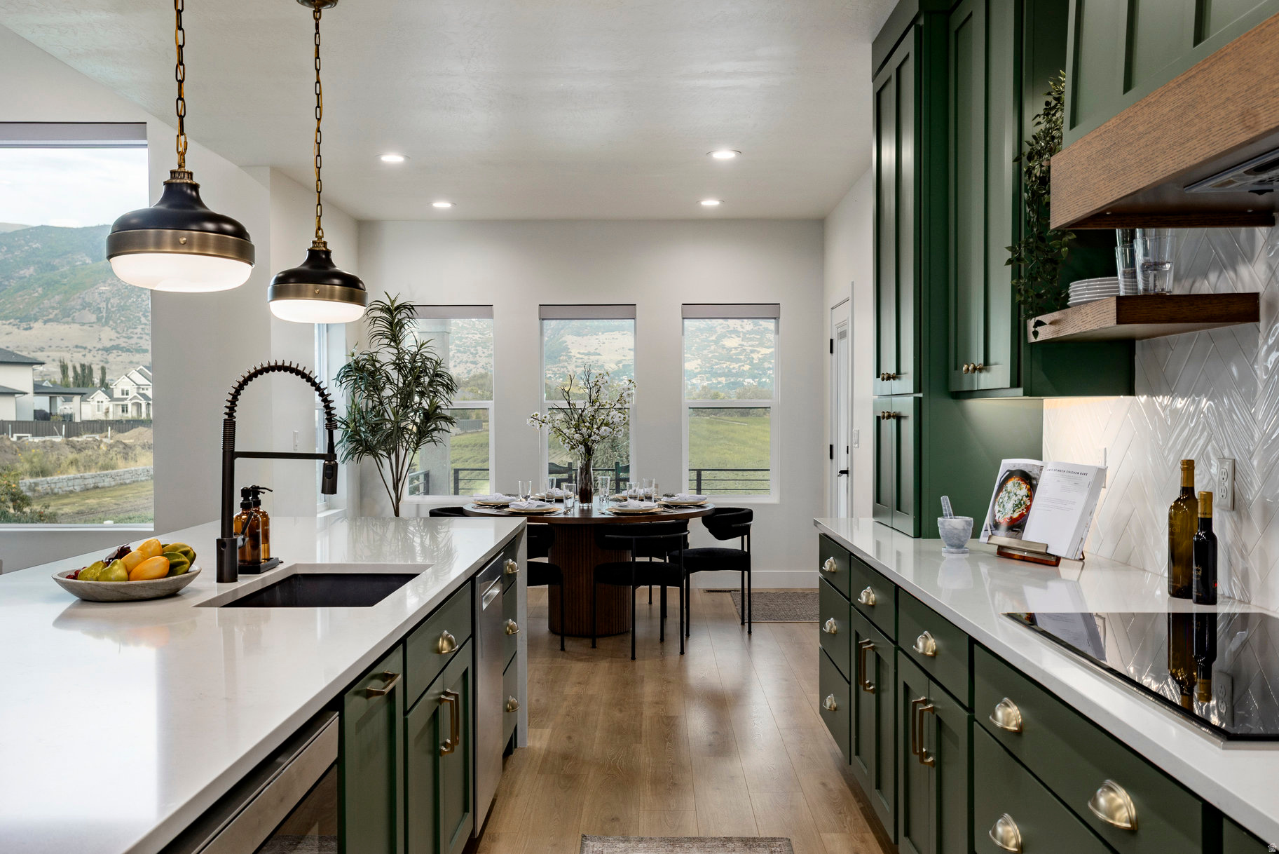 CHESTNUT FARMS - Residential