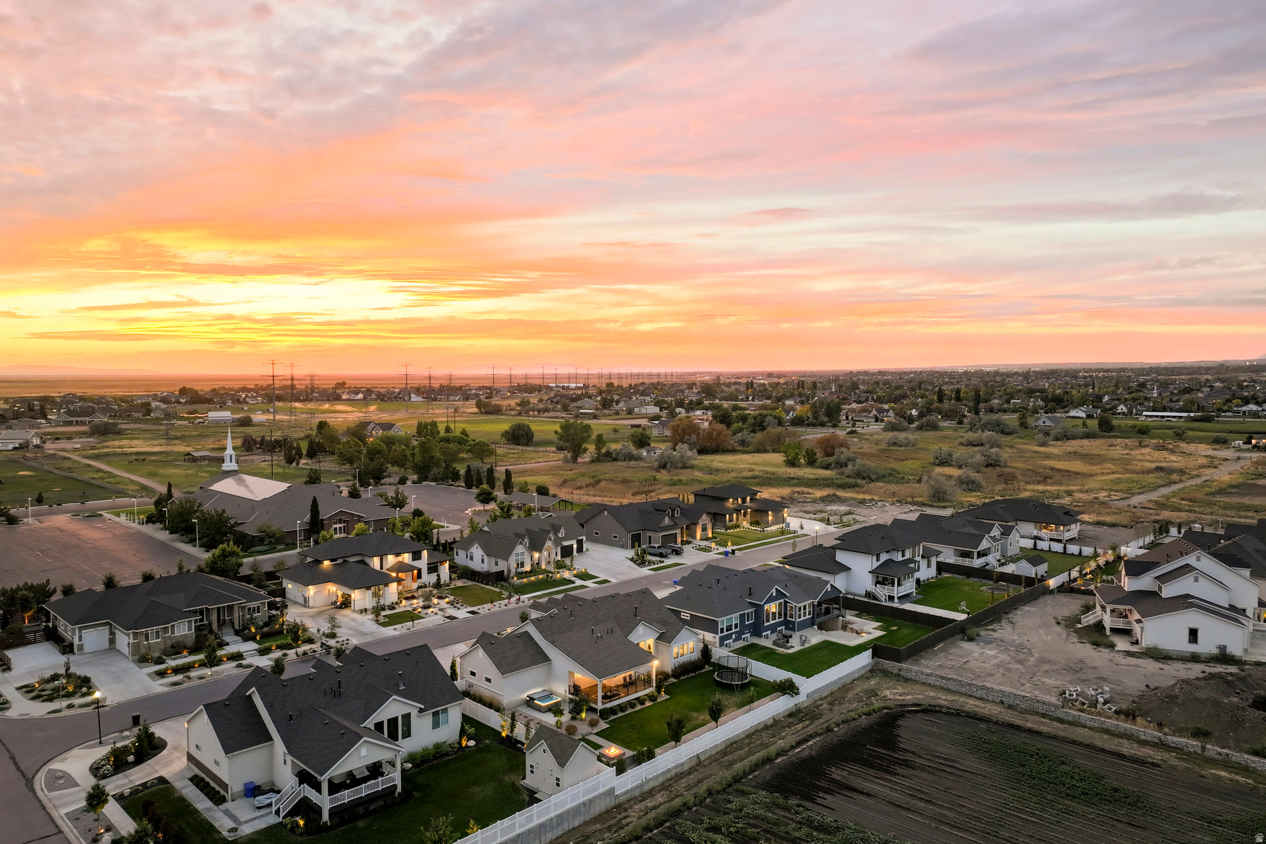 CHESTNUT FARMS - Residential