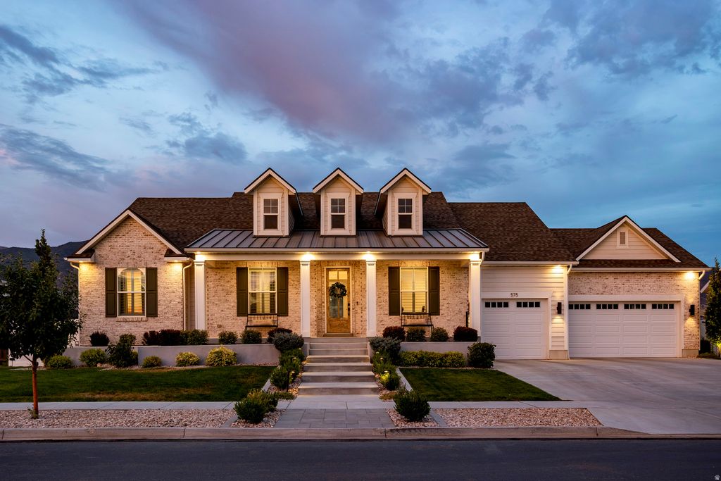 Photo of 575 S 1450 W, Farmington, UT 84025 (MLS # 2107303)