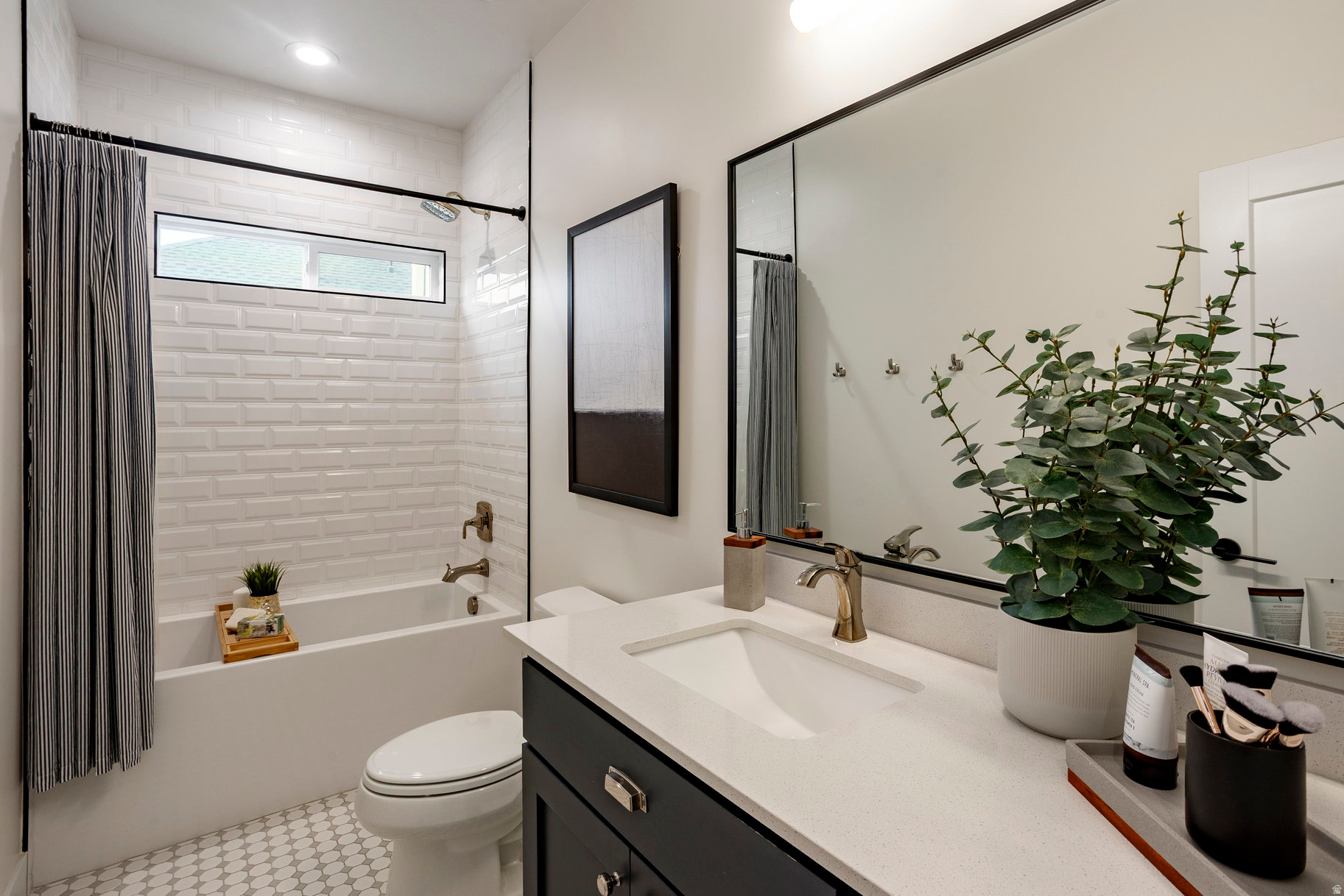 CHESTNUT FARMS - Residential