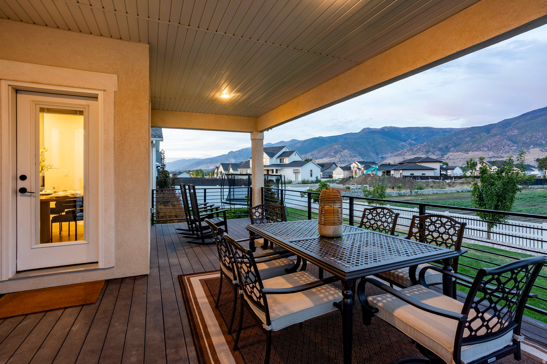 CHESTNUT FARMS - Residential