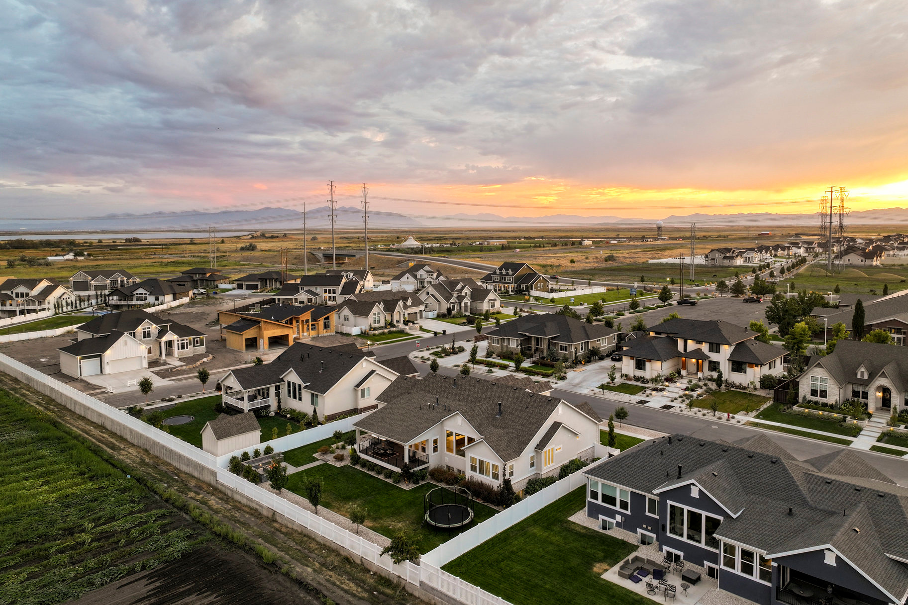 CHESTNUT FARMS - Residential