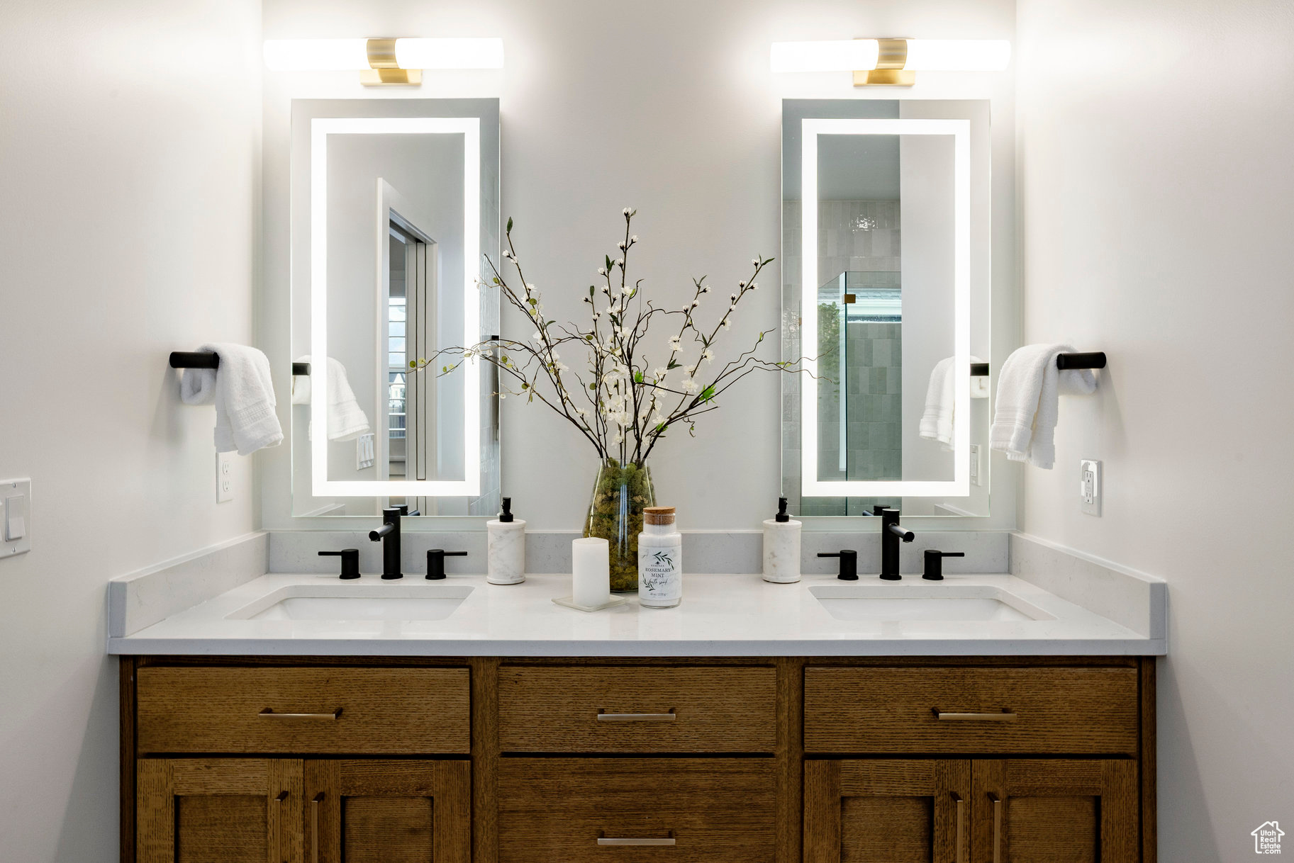 CHESTNUT FARMS - Residential