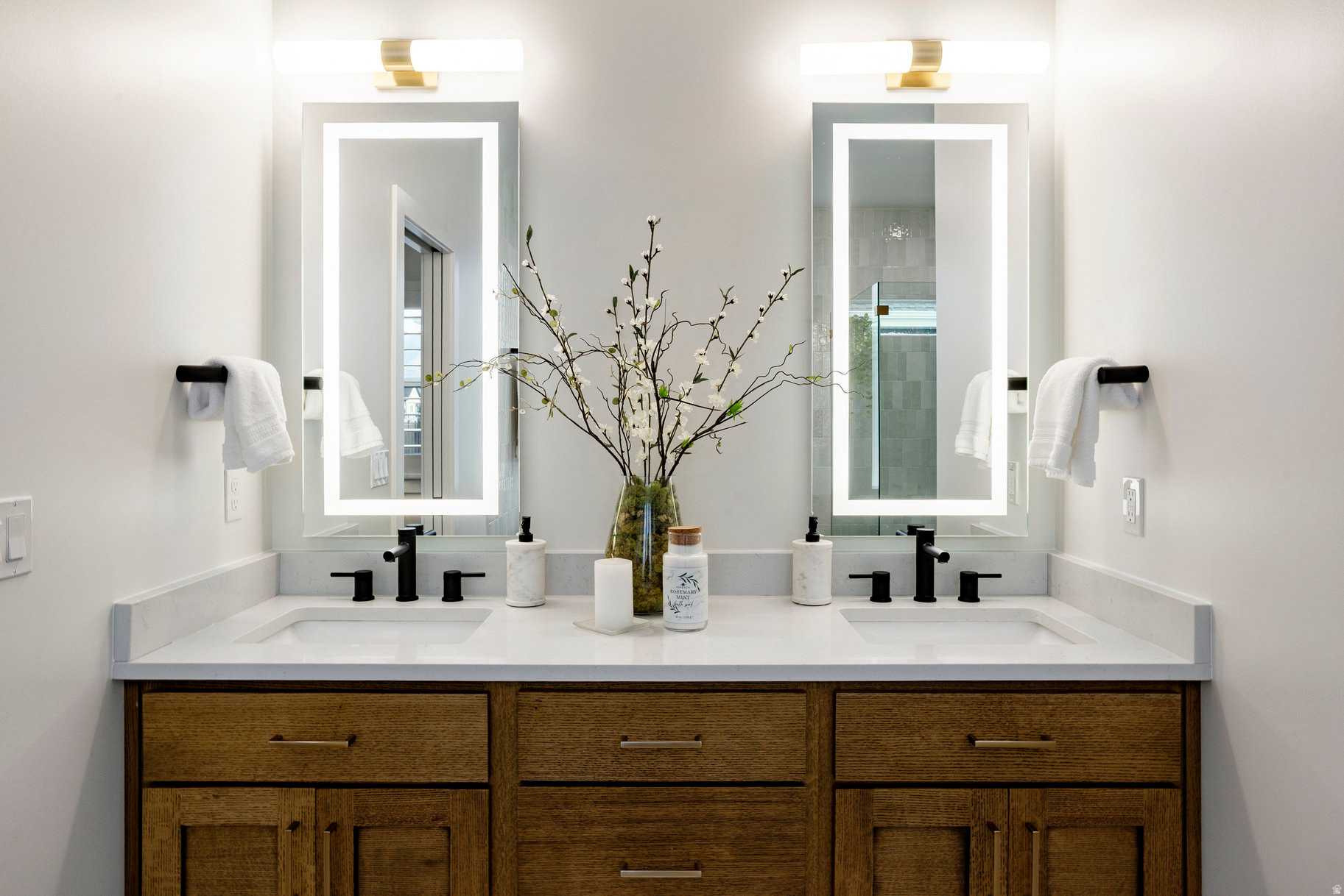 CHESTNUT FARMS - Residential