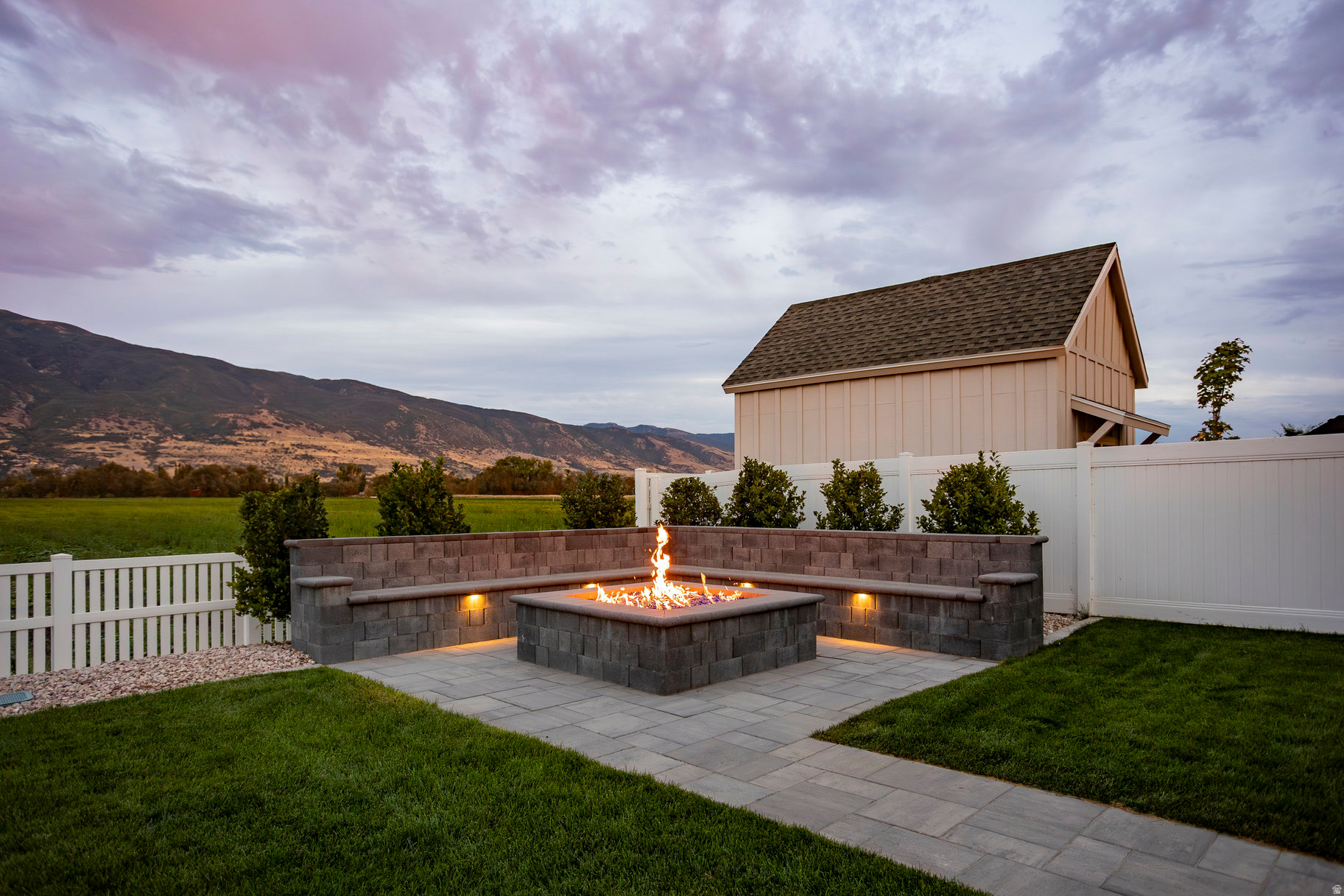 CHESTNUT FARMS - Residential