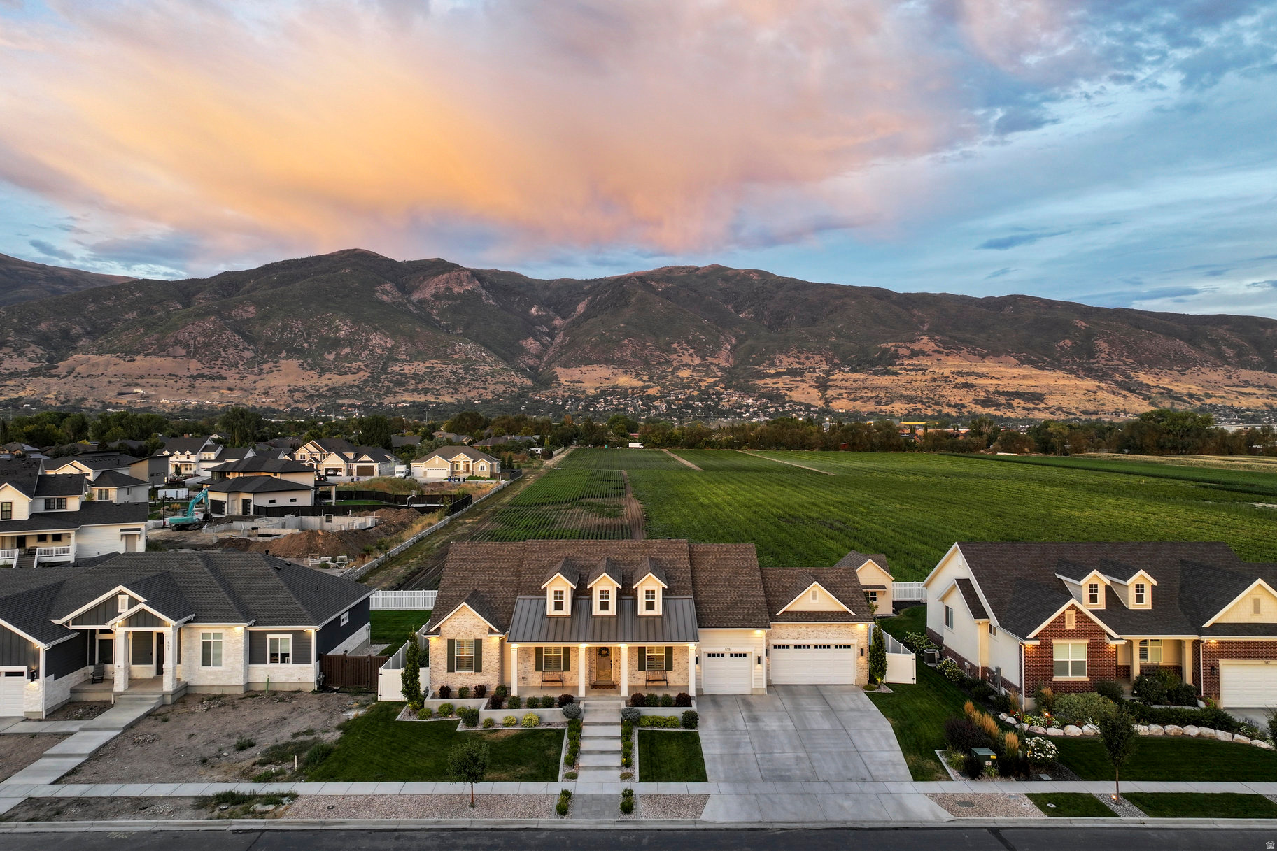 CHESTNUT FARMS - Residential