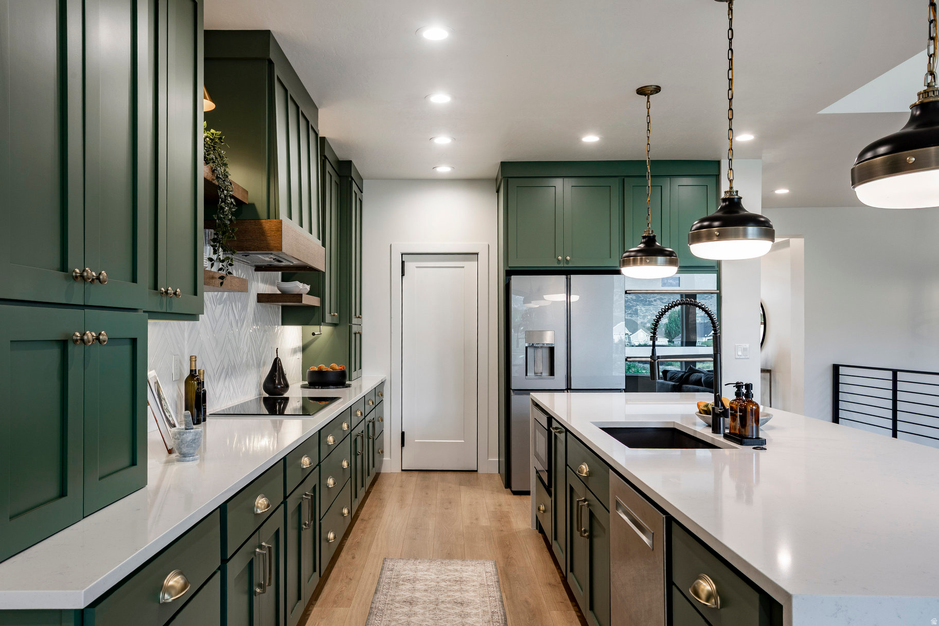 CHESTNUT FARMS - Residential