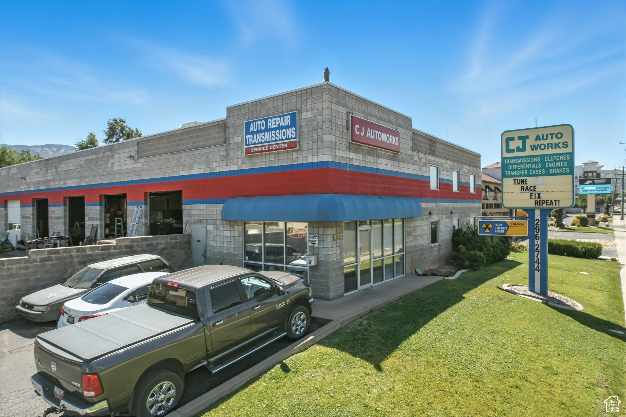 Main image without alt text