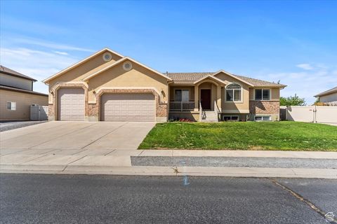 Photo of 5619 S 4525 W, Hooper, UT 84315 (MLS # 2099004)