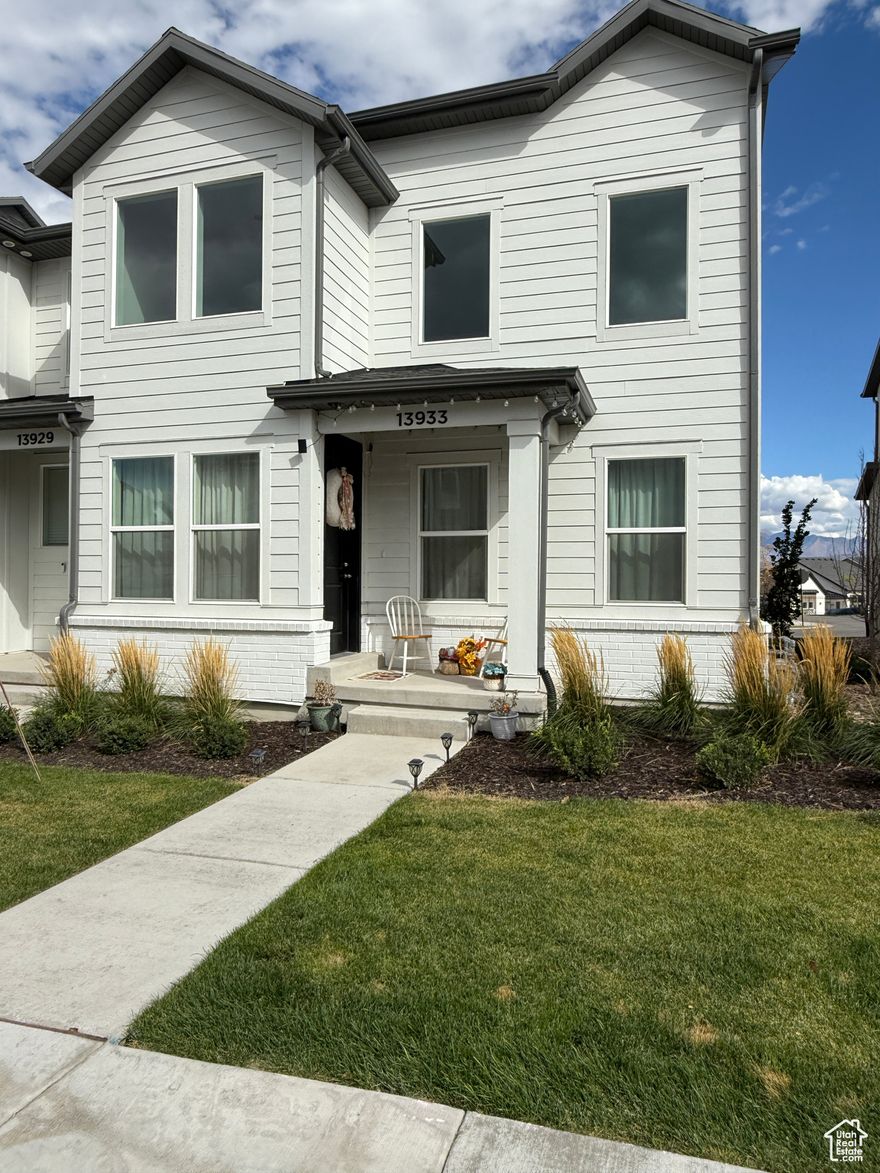 This spacious 4-bedroom, 3.5-bath home, with a fully finished basement, lovely kitchen, and high ceilings, offers a perfect blend of comfort, ideally located just minutes away from a vibrant shopping center.  Ready for move-in on November 1st. Rent: $3000 + utilities Deposit $3000 oac  Lease initiation fee $199  Application fee $50 per adult Tenant pays utilities: Power, Gas, Water, sewer, and trash.