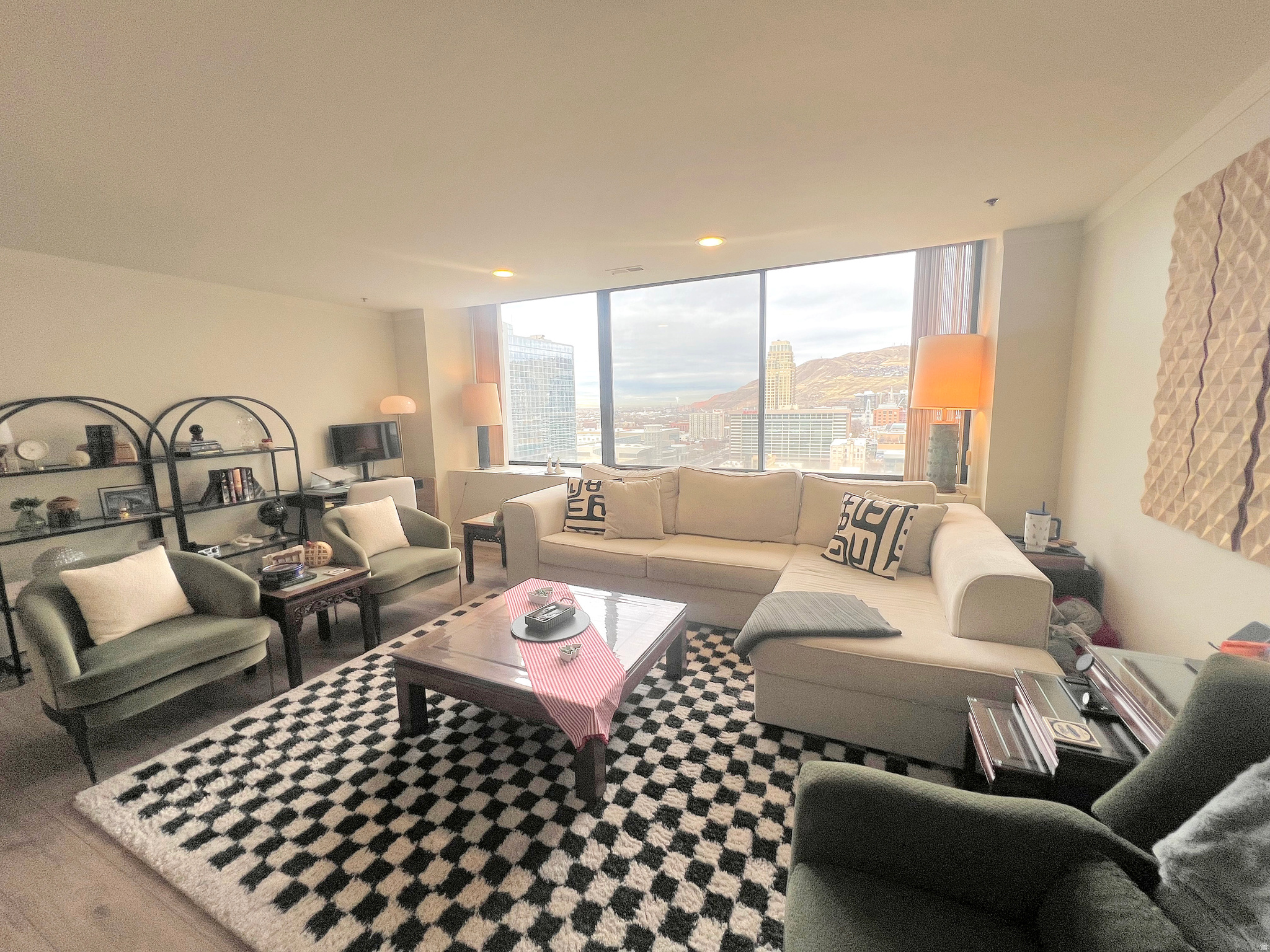 AMERICAN TOWERS CONDM - Residential