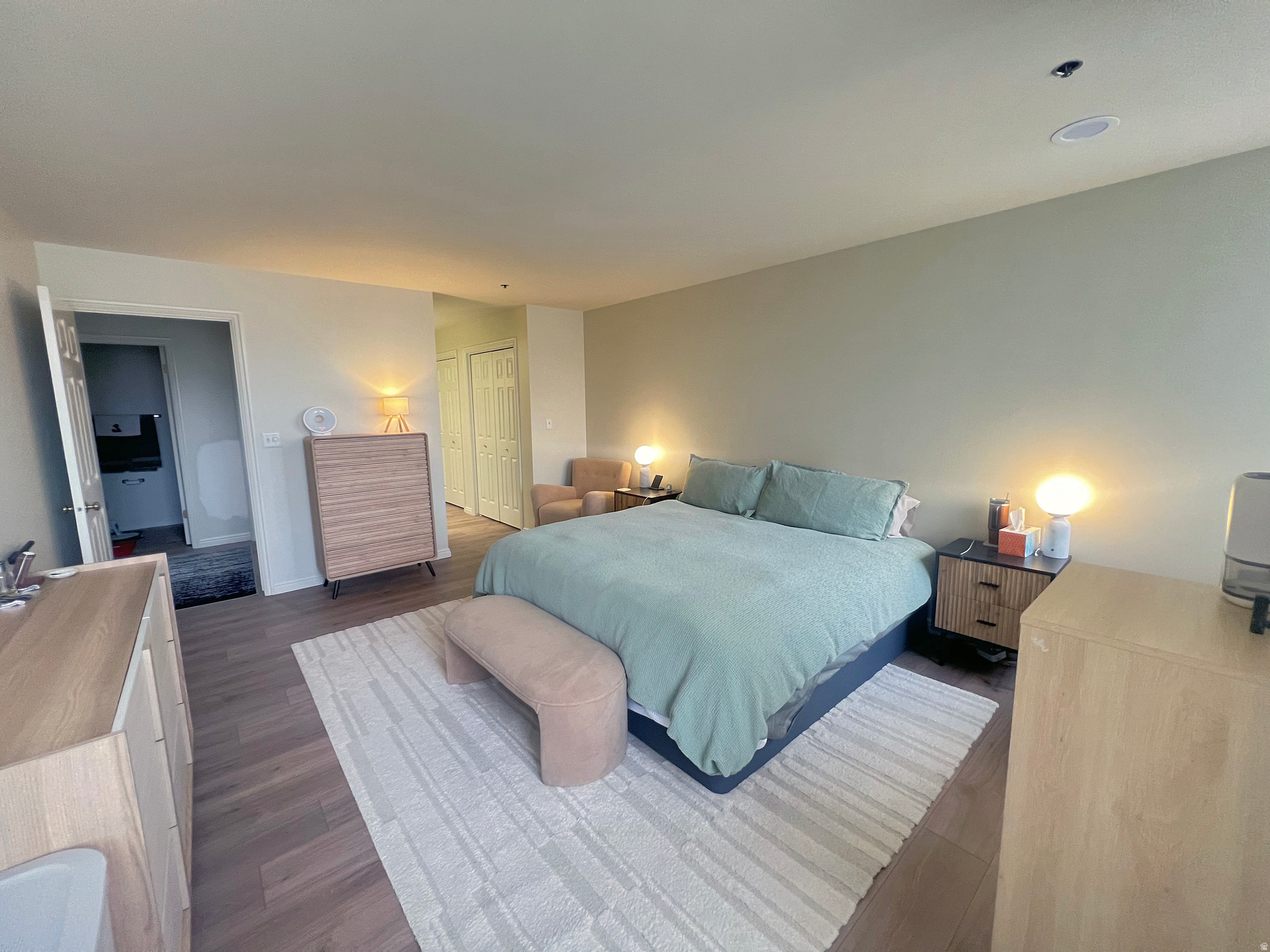 AMERICAN TOWERS CONDM - Residential