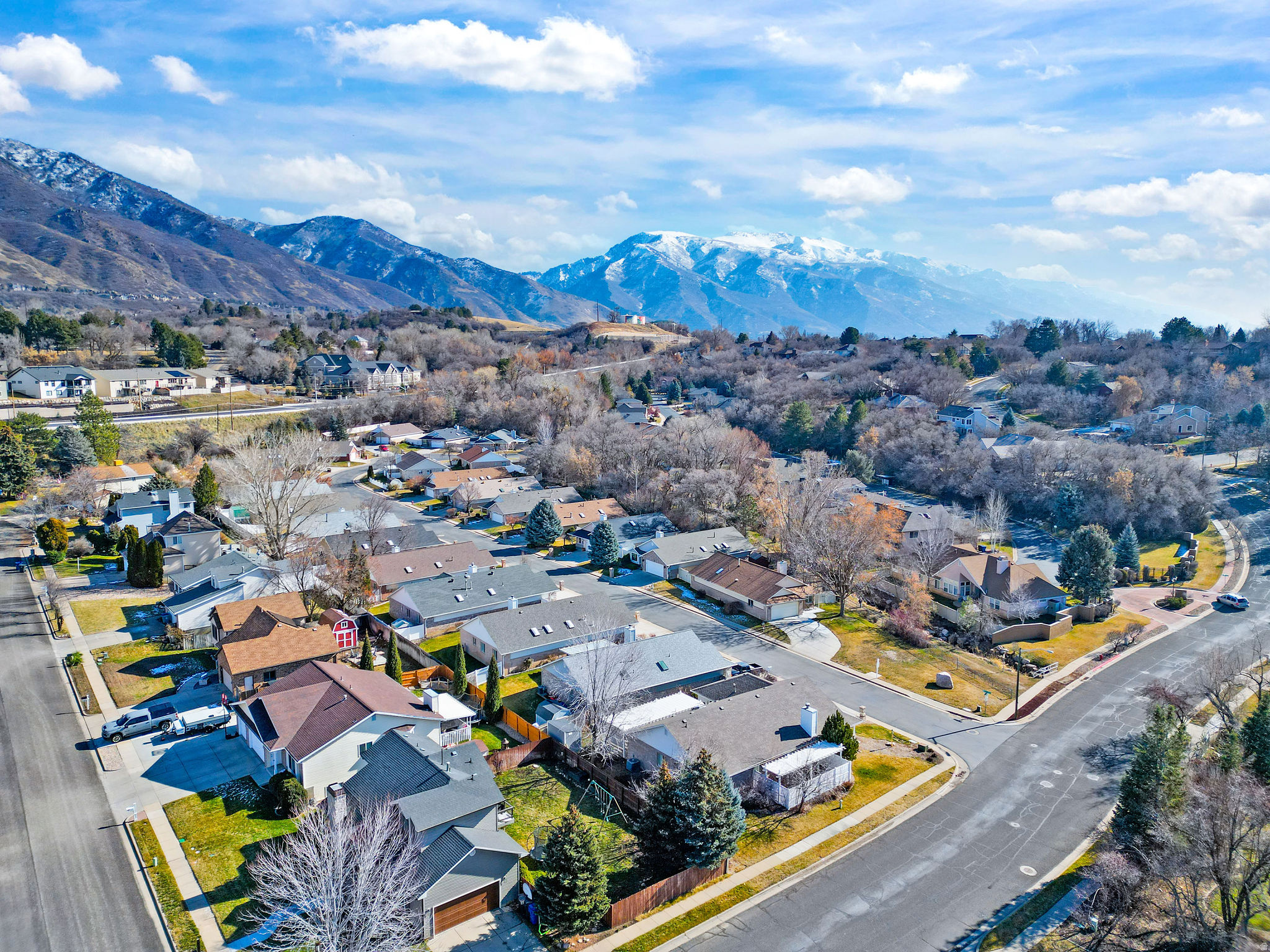 CREEKSIDE ESTATES - Residential